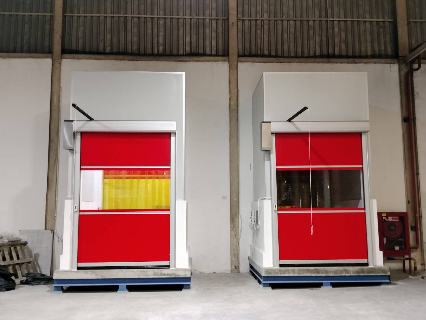 ภาพผลงานติดตั้งHigh speed door สำหรับโรงงานอุตสาหกรรม ที่สมุทรสาคร โดย OZ DOOR