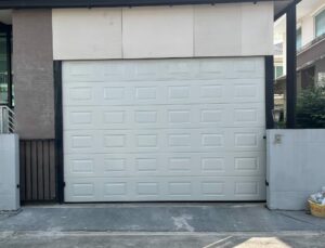 Read more about the article ประตูโรงรถ|Garage Door|สีขาวลูกฟัก