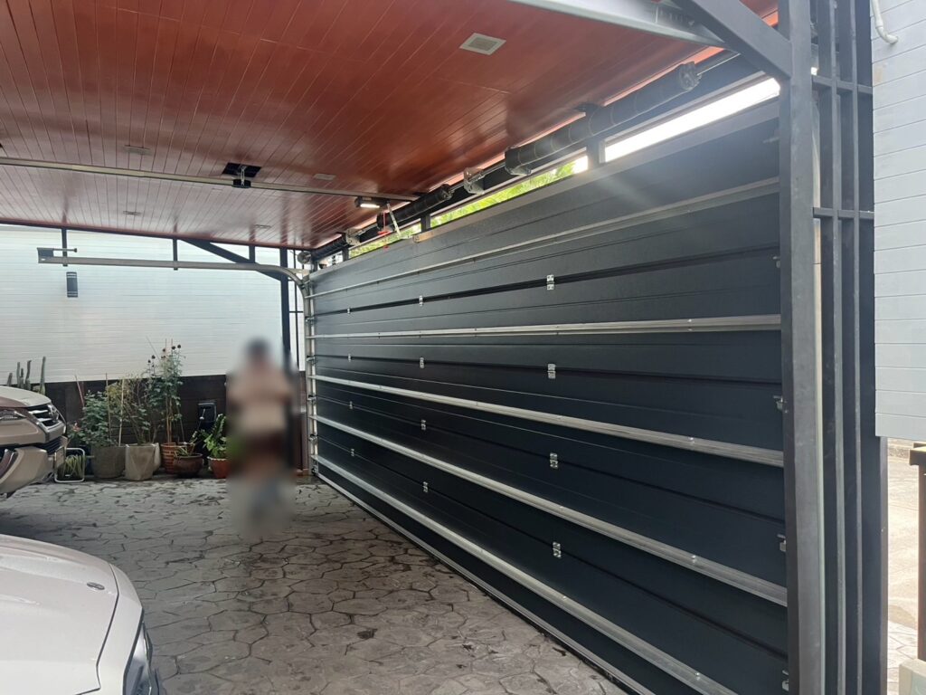 Installation photo of Garage Doors for Single House in Chiang Mai by OZ DOOR (2)