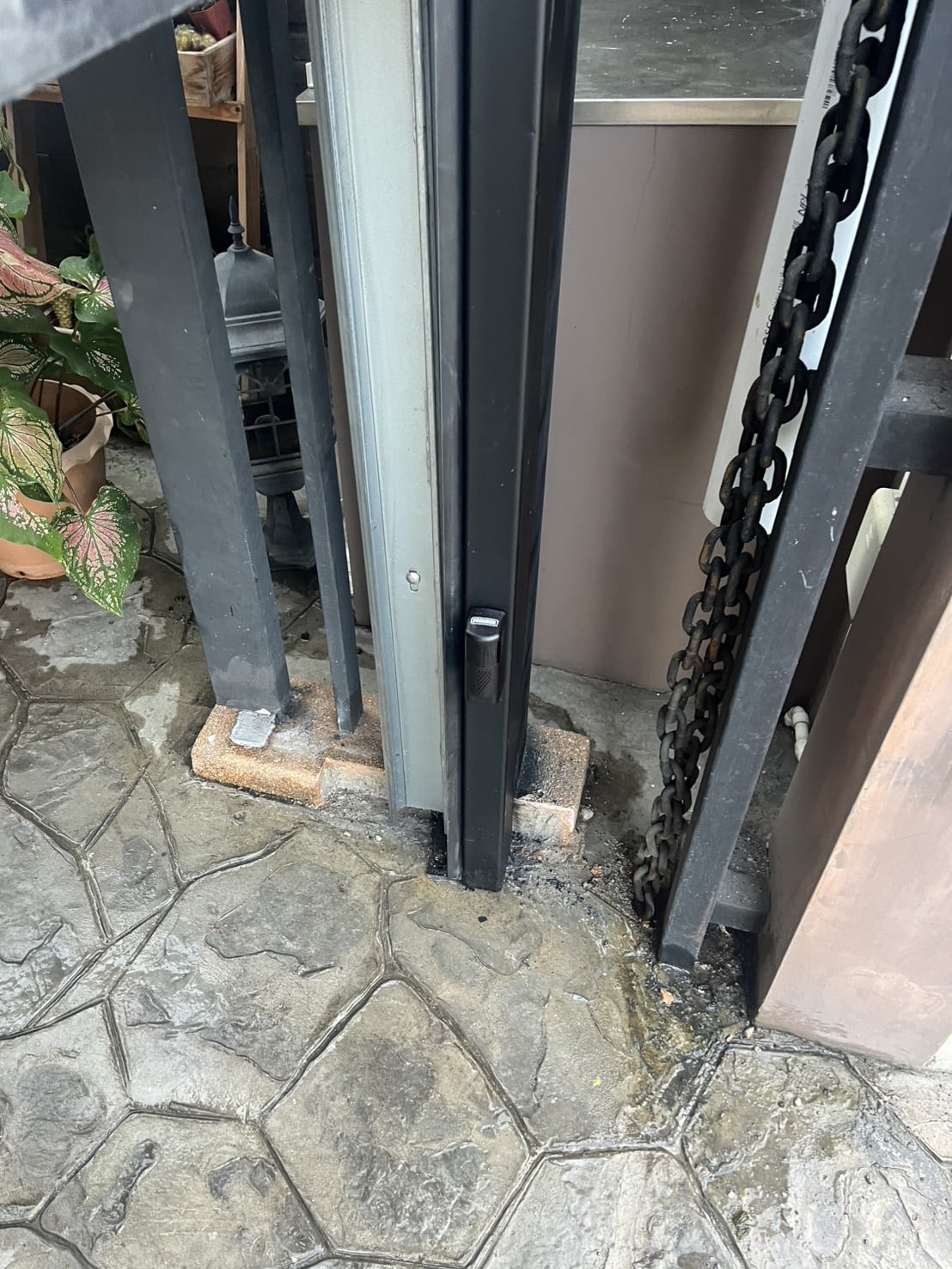 Installation photo of Garage Doors for Single House in Chiang Mai by OZ DOOR (7)