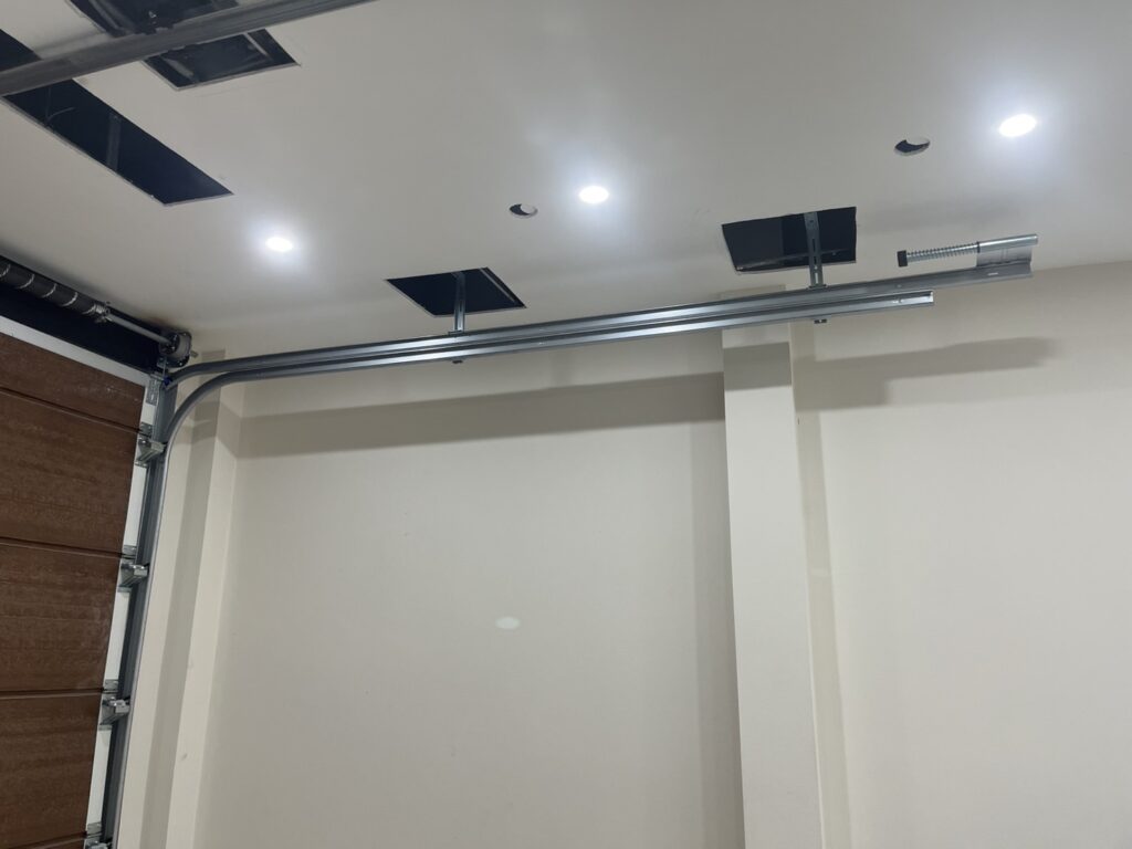 Installation photo of Garage Doors for Residential Projects in Nonthaburi by OZ DOOR (3)