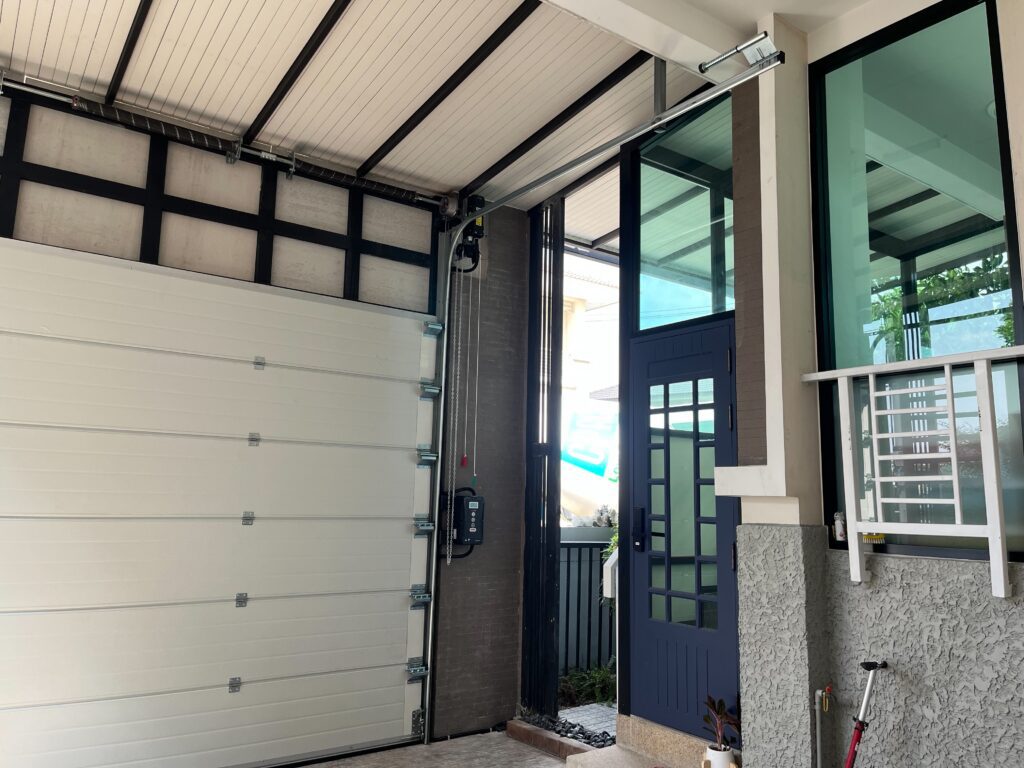 Installation photo of Garage Doors for Warehouse & Logistics in Rayong by OZ DOOR (3)