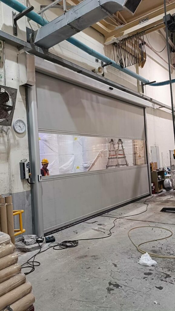 ภาพผลงานติดตั้งประตูไฮสปีด รุ่น Standard สำหรับคลีนรูมและ GMP ที่พระนครศรีอยุธยา โดย OZ DOOR (4)