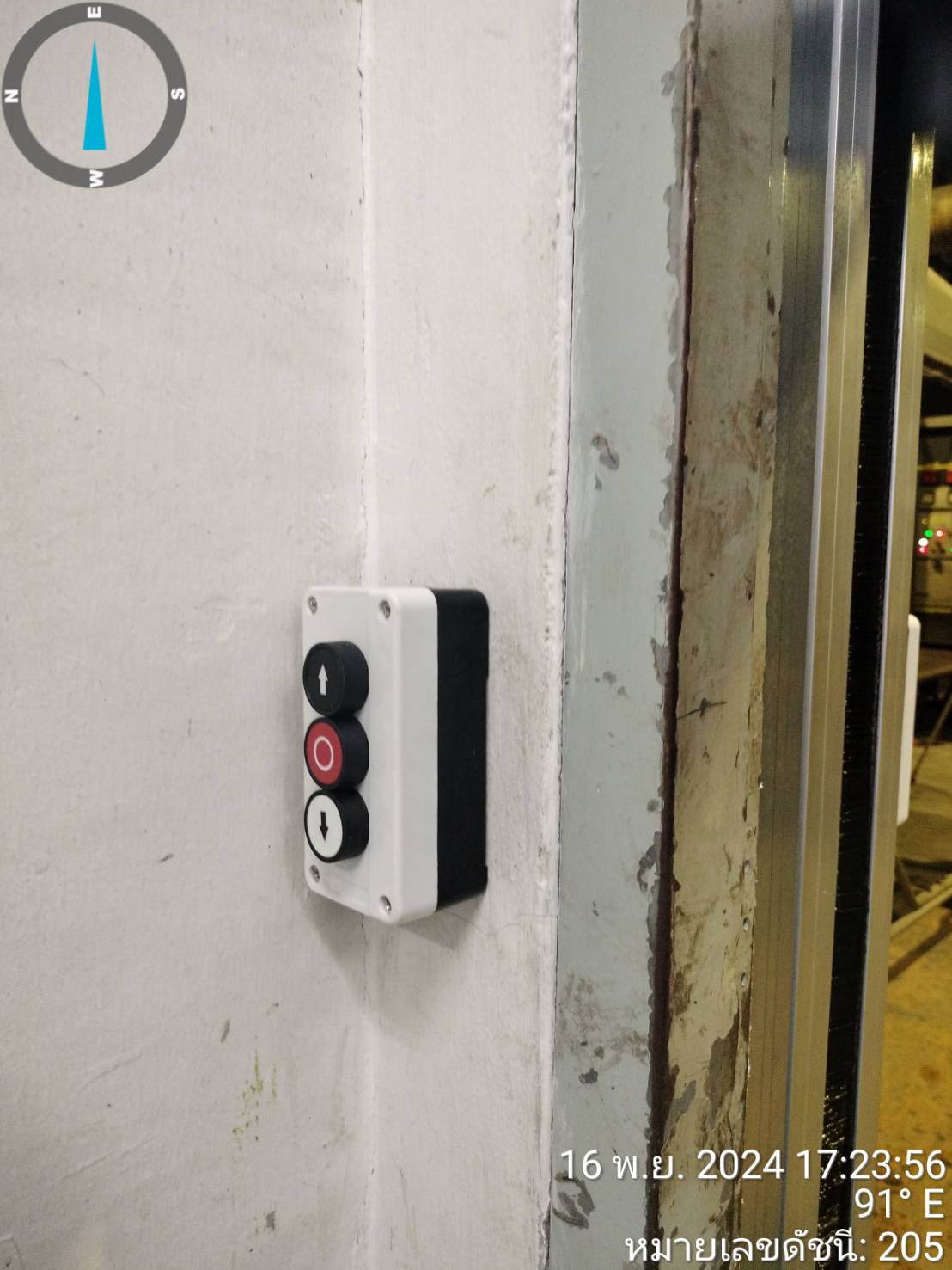 ภาพผลงานติดตั้งประตูไฮสปีด รุ่น Standard สำหรับอาหารและเครื่องดื่ม ที่สมุทรปราการ โดย OZ DOOR (5)