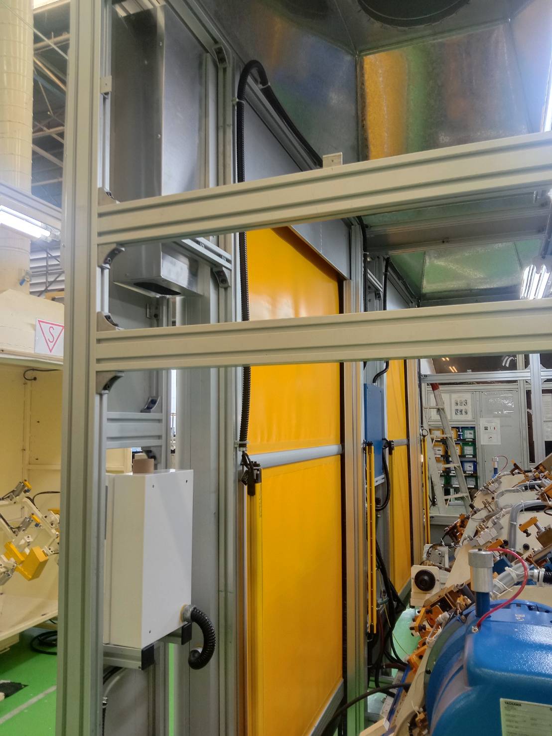 Installation photo of High Speed Doors for Manufacturing in Nakhon Pathom by OZ DOOR (2)