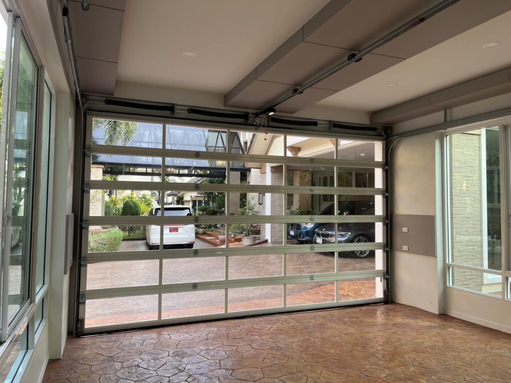 Installation photo of Garage Doors for Single House in Chonburi by OZ DOOR (3)