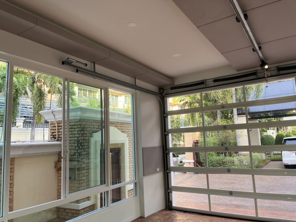 Installation photo of Garage Doors for Single House in Chonburi by OZ DOOR (4)