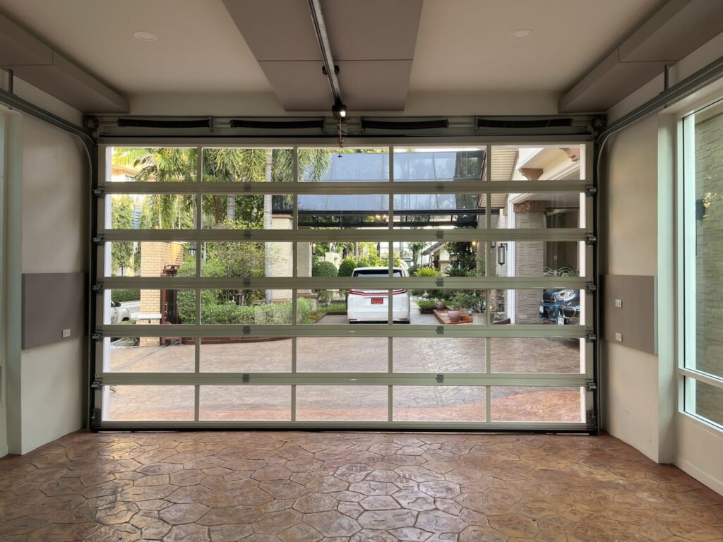 Installation photo of Garage Doors for Single House in Chonburi by OZ DOOR (5)