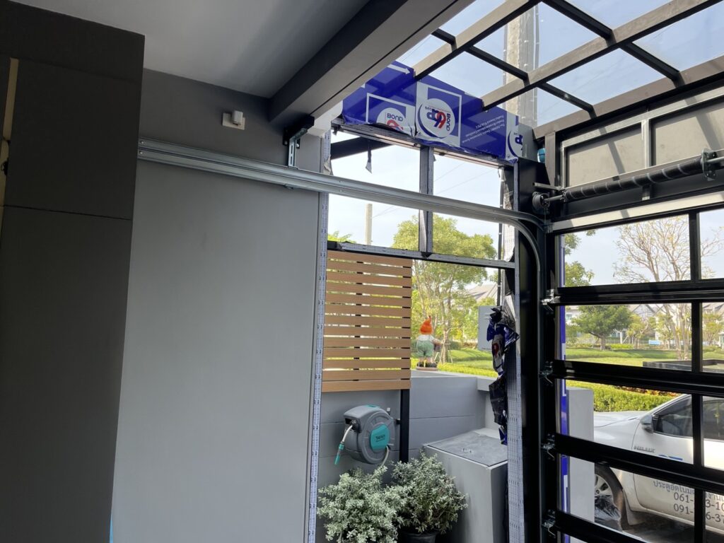 Installation photo of Garage Doors for Single House in Nonthaburi by OZ DOOR (8)