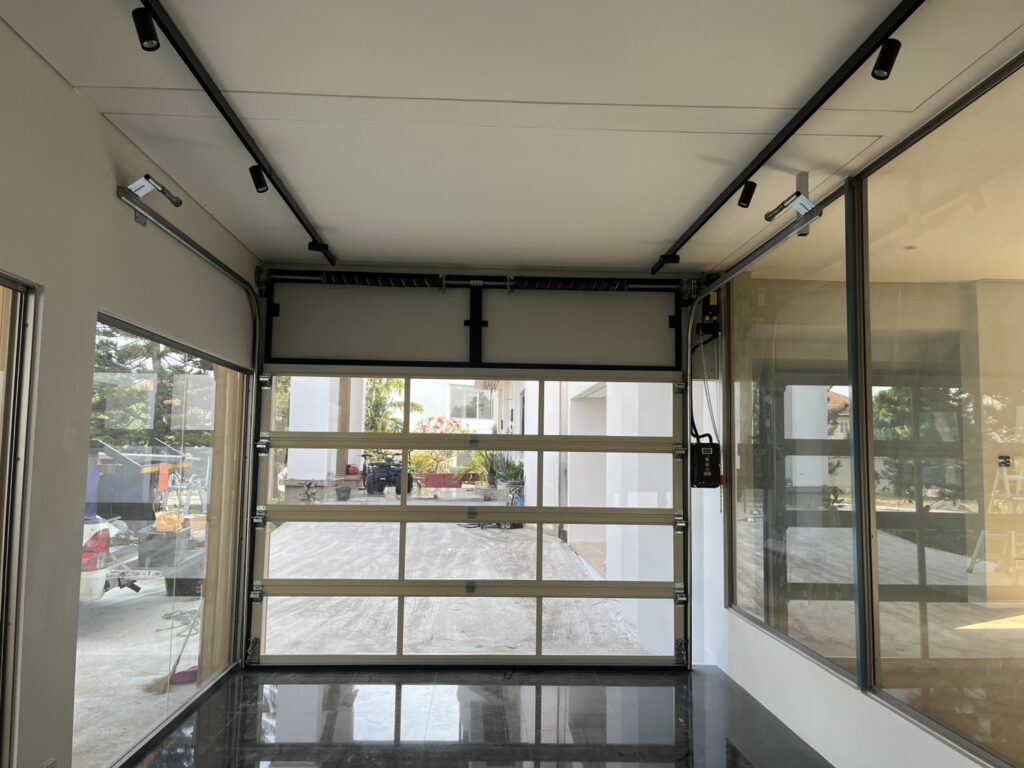 Installation photo of Garage Doors for Single House in Pathum Thani by OZ DOOR (5)