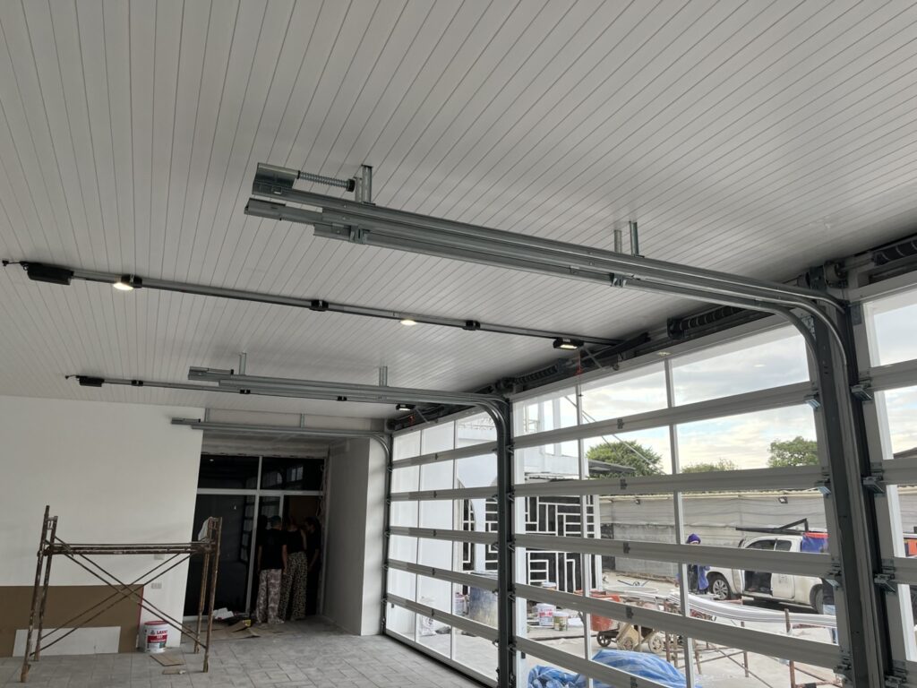Installation photo of Garage Doors for Residential Projects in Bangkok by OZ DOOR (9)
