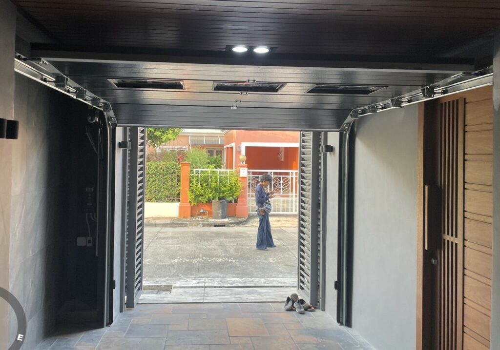 Installation photo of Garage Doors for Single House in Bangkok by OZ DOOR (2)