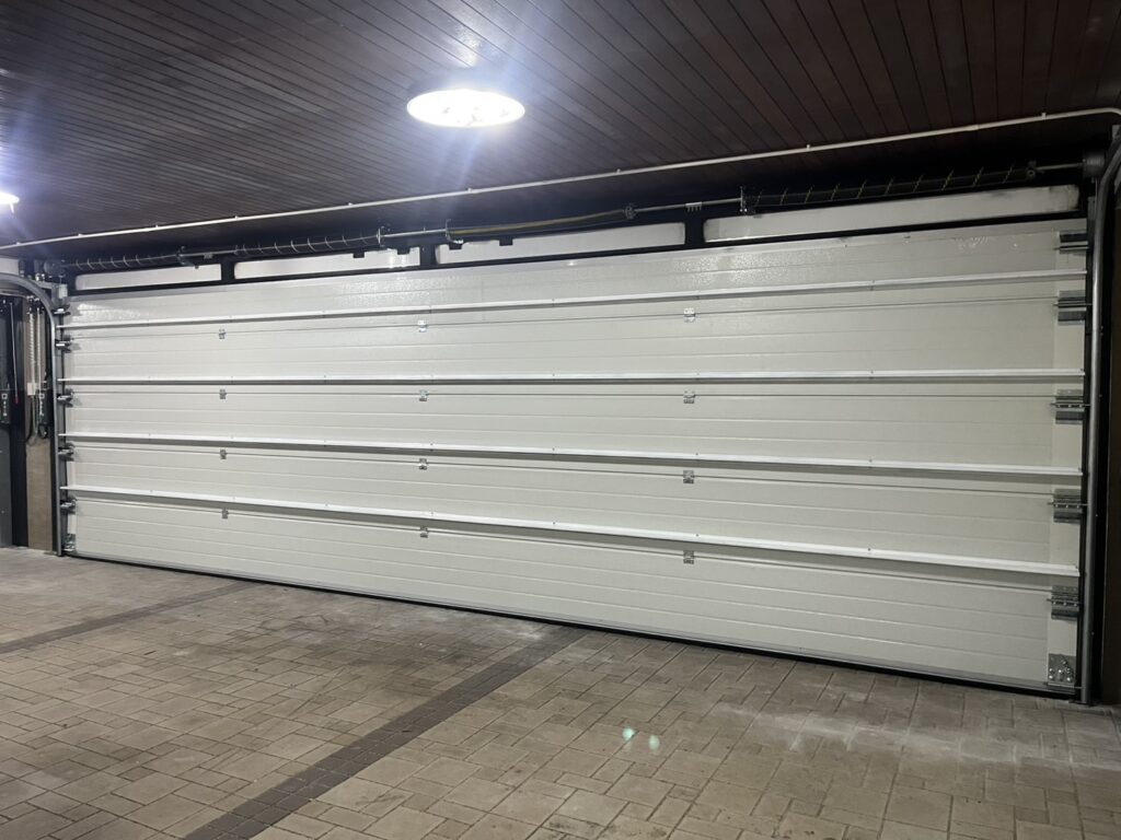 Installation photo of Garage Doors for Single House in Chiang Mai by OZ DOOR (4)