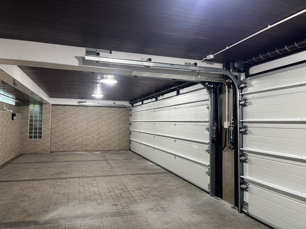 Installation photo of Garage Doors for Single House in Chiang Mai by OZ DOOR (5)