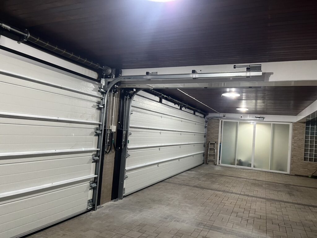 Installation photo of Garage Doors for Single House in Chiang Mai by OZ DOOR (7)
