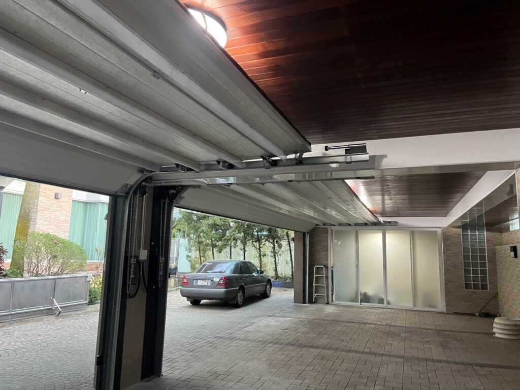Installation photo of Garage Doors for Single House in Chiang Mai by OZ DOOR (14)