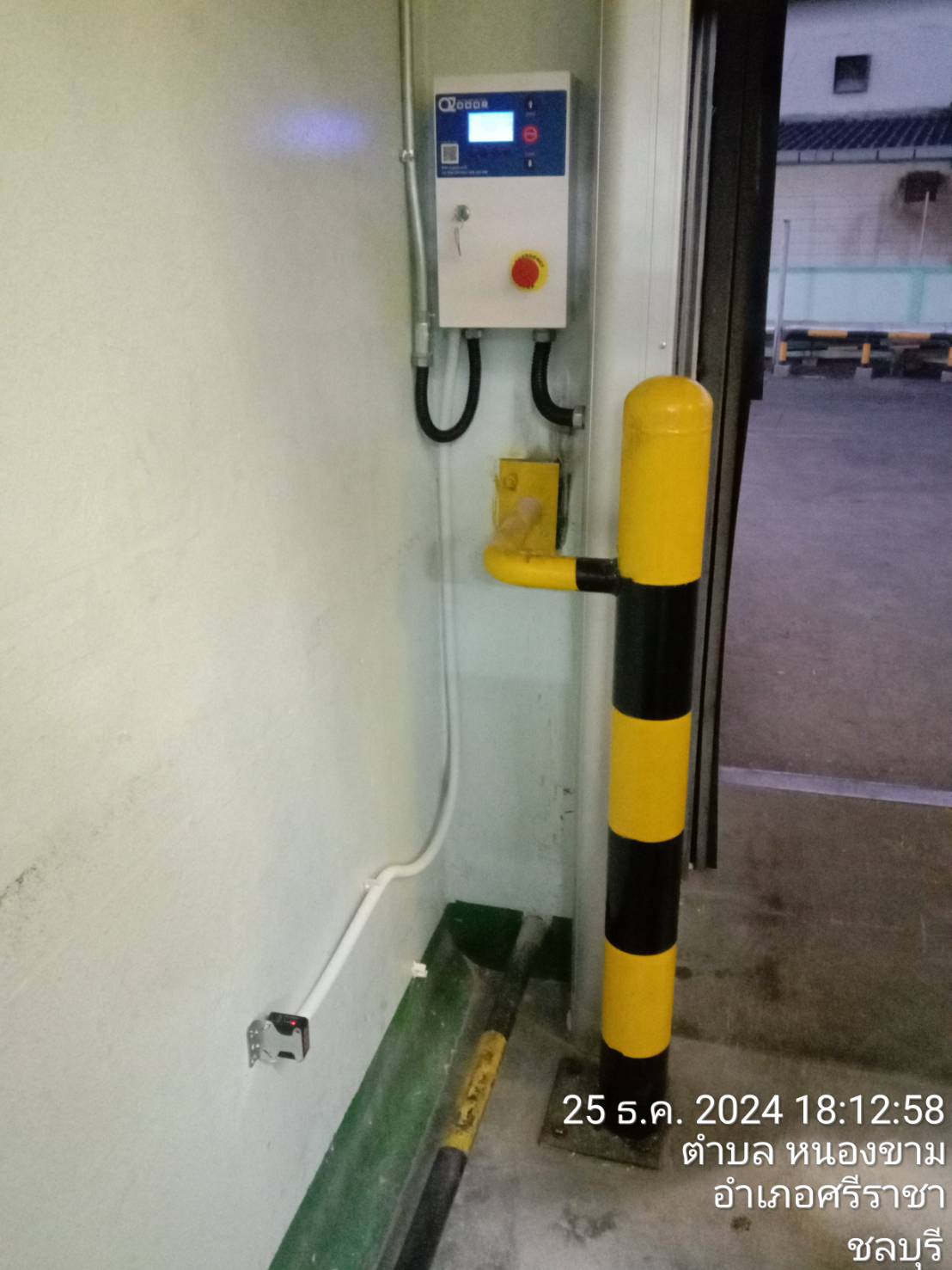 ภาพผลงานติดตั้งประตูไฮสปีด รุ่น Standard สำหรับโรงงานอุตสาหกรรม ที่กรุงเทพมหานคร โดย OZ DOOR (3)