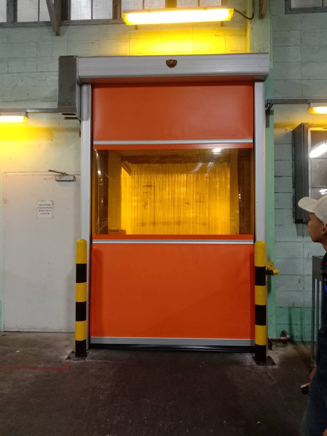 ภาพผลงานติดตั้งประตูไฮสปีด สำหรับโรงงานอุตสาหกรรม ที่กรุงเทพมหานคร โดย OZ DOOR