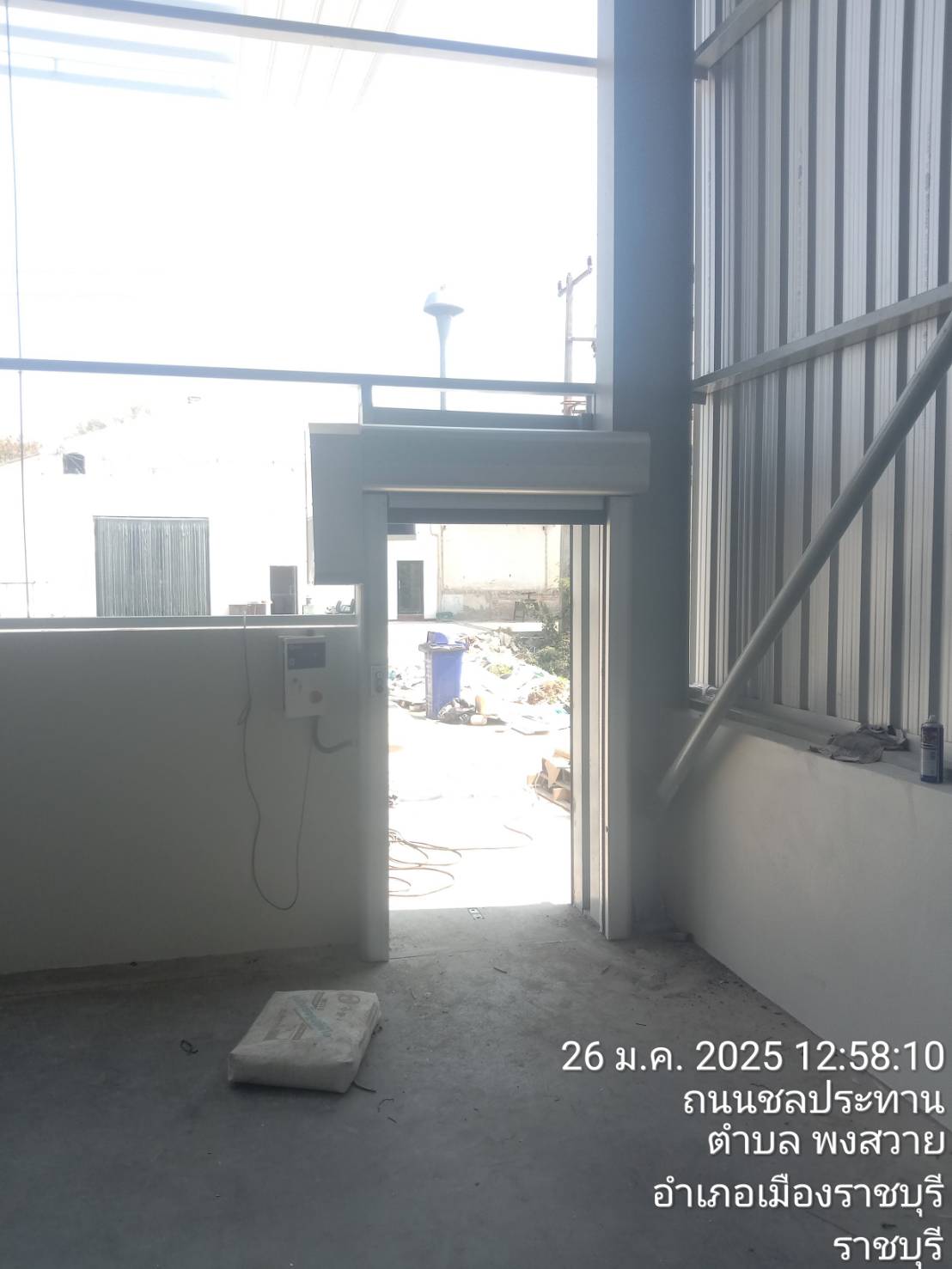 ภาพผลงานติดตั้งประตูไฮสปีด รุ่น Standard สำหรับโรงงานอุตสาหกรรม ที่พระนครศรีอยุธยา โดย OZ DOOR