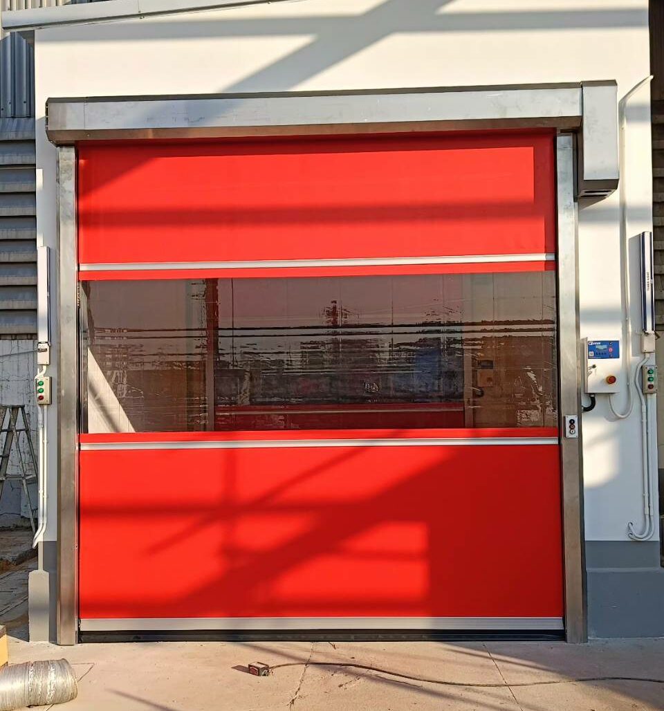 ภาพผลงานติดตั้งHigh speed door สำหรับโรงงานอุตสาหกรรม ที่ชลบุรี โดย OZ DOOR