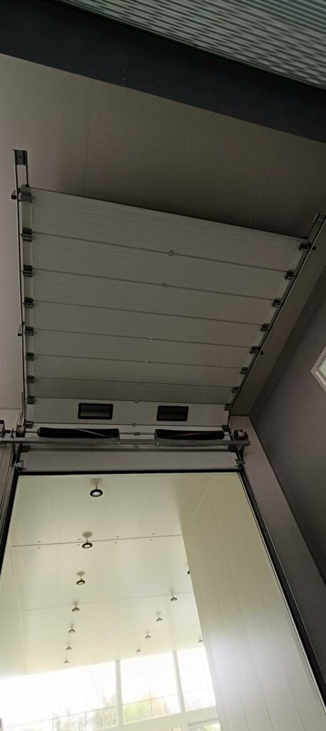 Installation photo of Industrial Doors for Manufacturing in Samut Prakan by OZ DOOR (4)