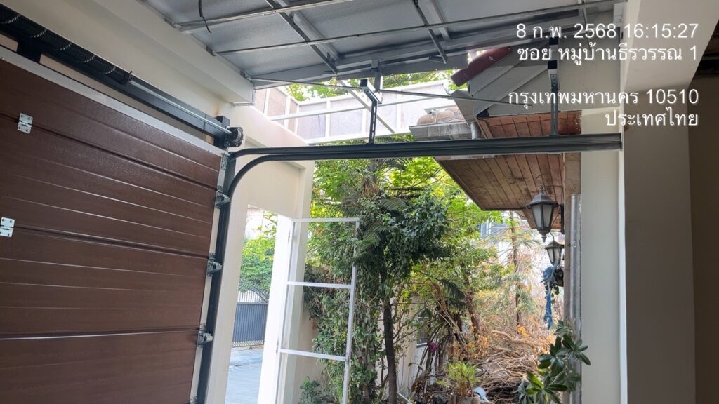 Installation photo of Garage Doors for Single House in Bangkok by OZ DOOR (8)