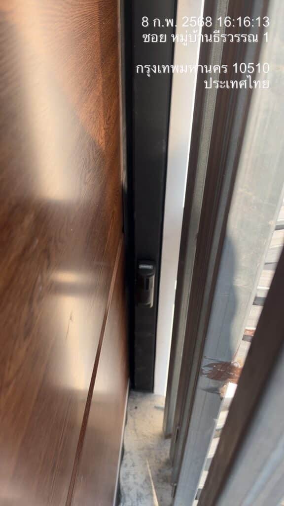 Installation photo of Garage Doors for Single House in Bangkok by OZ DOOR (10)