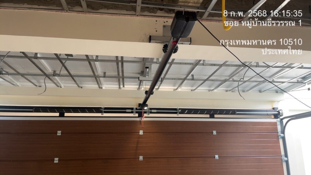 Installation photo of Garage Doors for Single House in Bangkok by OZ DOOR (11)