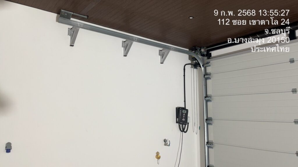 Installation photo of Garage Doors for Single House in Samut Prakan by OZ DOOR (4)