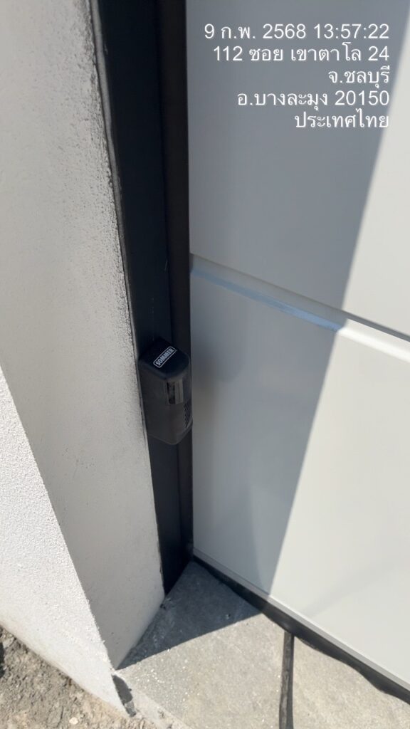 Installation photo of Garage Doors for Single House in Samut Prakan by OZ DOOR (7)