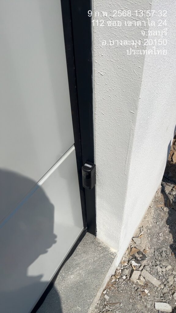 Installation photo of Garage Doors for Single House in Samut Prakan by OZ DOOR (8)