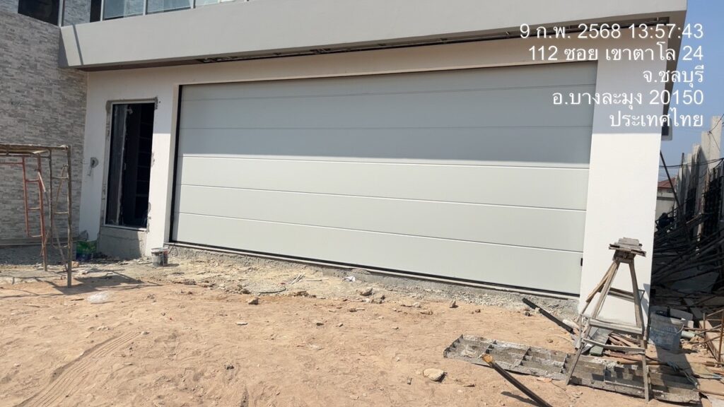 Installation photo of Garage Doors for Single House in Samut Prakan by OZ DOOR (10)