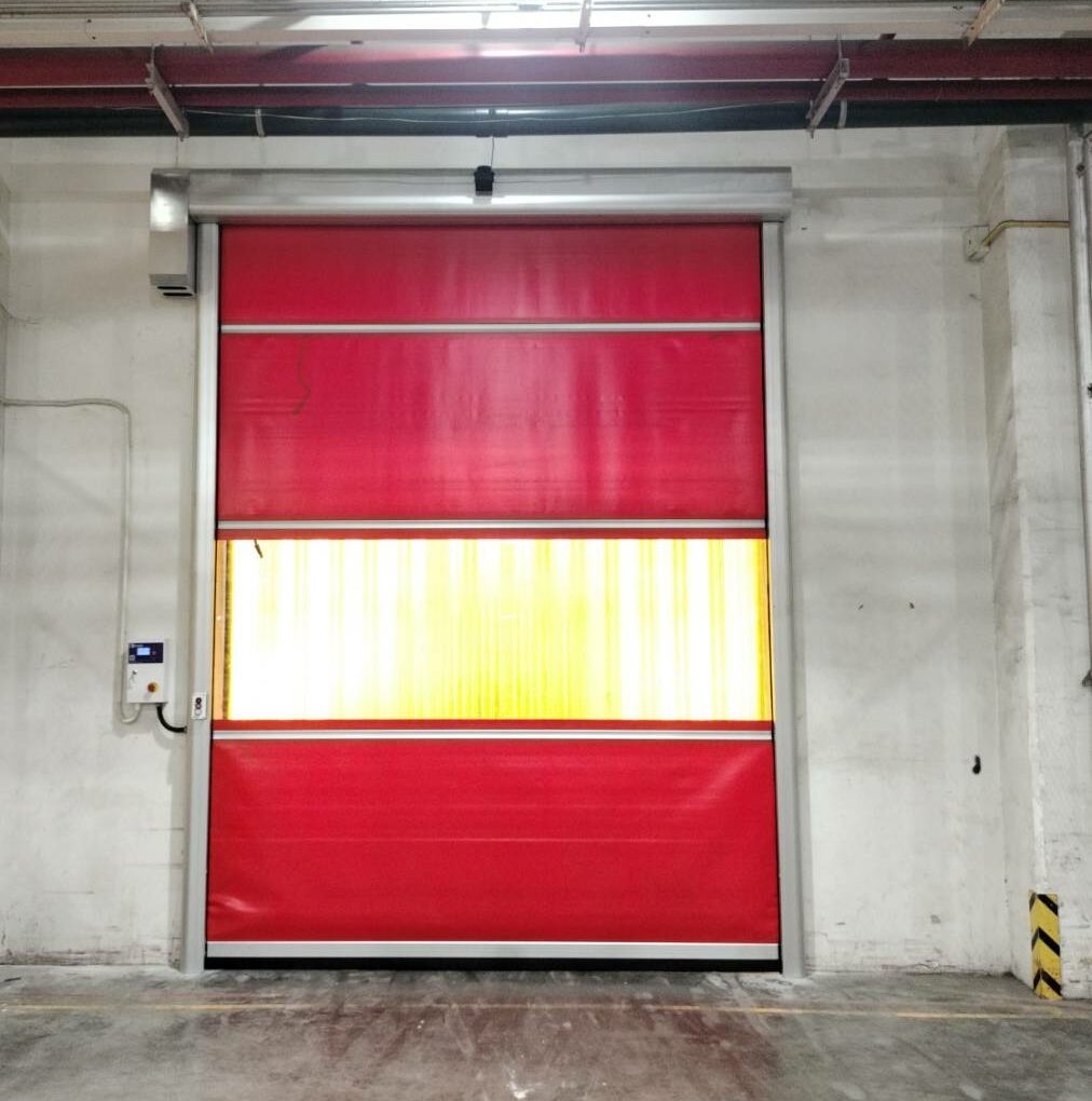 ภาพผลงานติดตั้งHigh speed door สำหรับโรงงานอุตสาหกรรม ที่กรุงเทพมหานคร โดย OZ DOOR