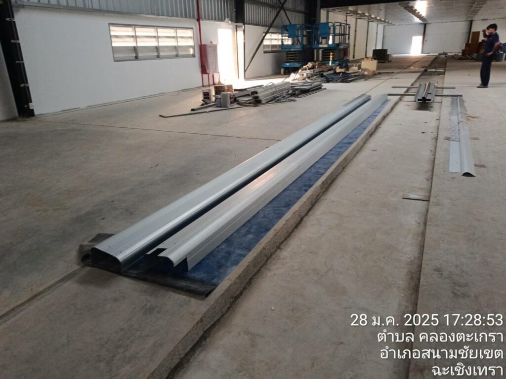 Installation photo of High Speed Doors for Manufacturing in Pathum Thani by OZ DOOR (3)