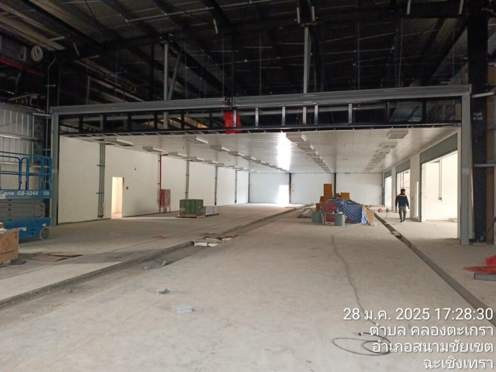 Installation photo of High Speed Doors for Manufacturing in Pathum Thani by OZ DOOR (4)