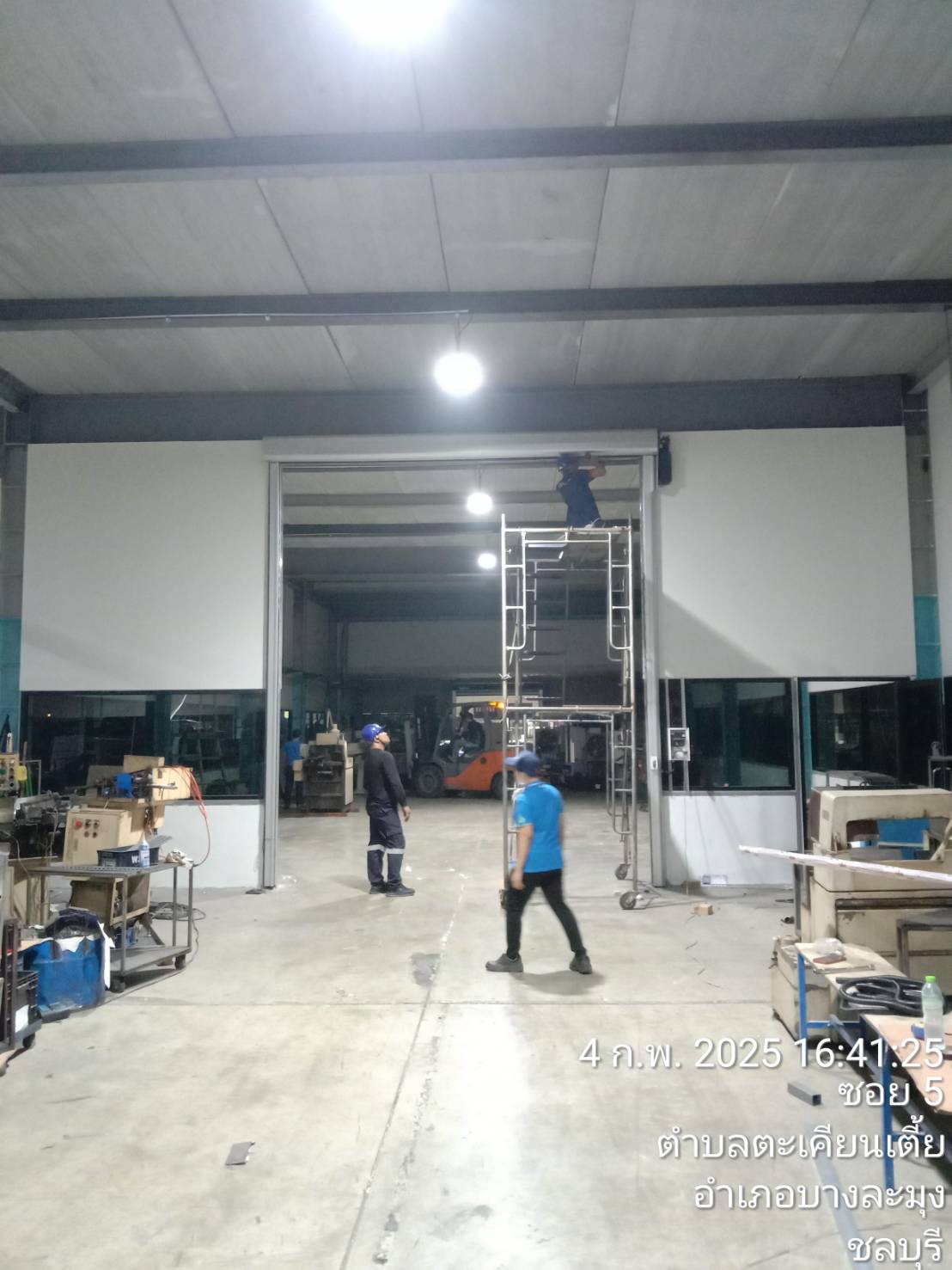 ภาพผลงานติดตั้งประตูไฮสปีด รุ่น Standard สำหรับโรงงานอุตสาหกรรม ที่สมุทรสาคร โดย OZ DOOR (3)