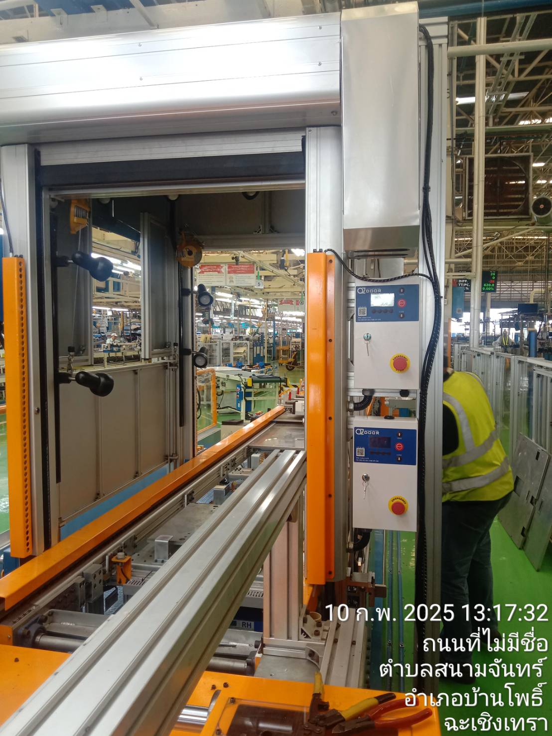 ภาพผลงานติดตั้งประตูไฮสปีด รุ่น Standard สำหรับโรงงานอุตสาหกรรม ที่ปทุมธานี โดย OZ DOOR (2)