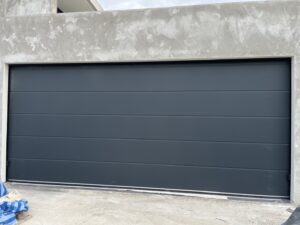 Read more about the article ประตูโรงรถ|Garage Door|Sahara Grey