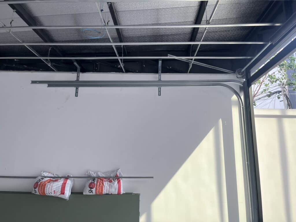 Installation photo of Garage Doors for Single House in Nonthaburi by OZ DOOR (5)