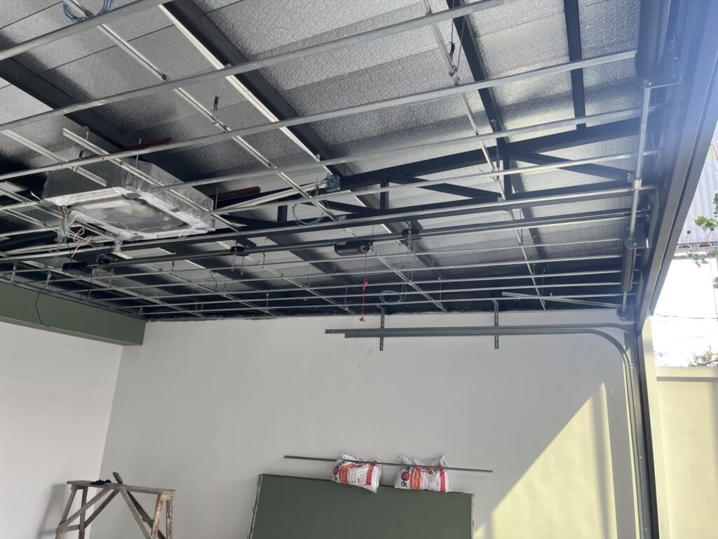 Installation photo of Garage Doors for Single House in Nonthaburi by OZ DOOR (6)