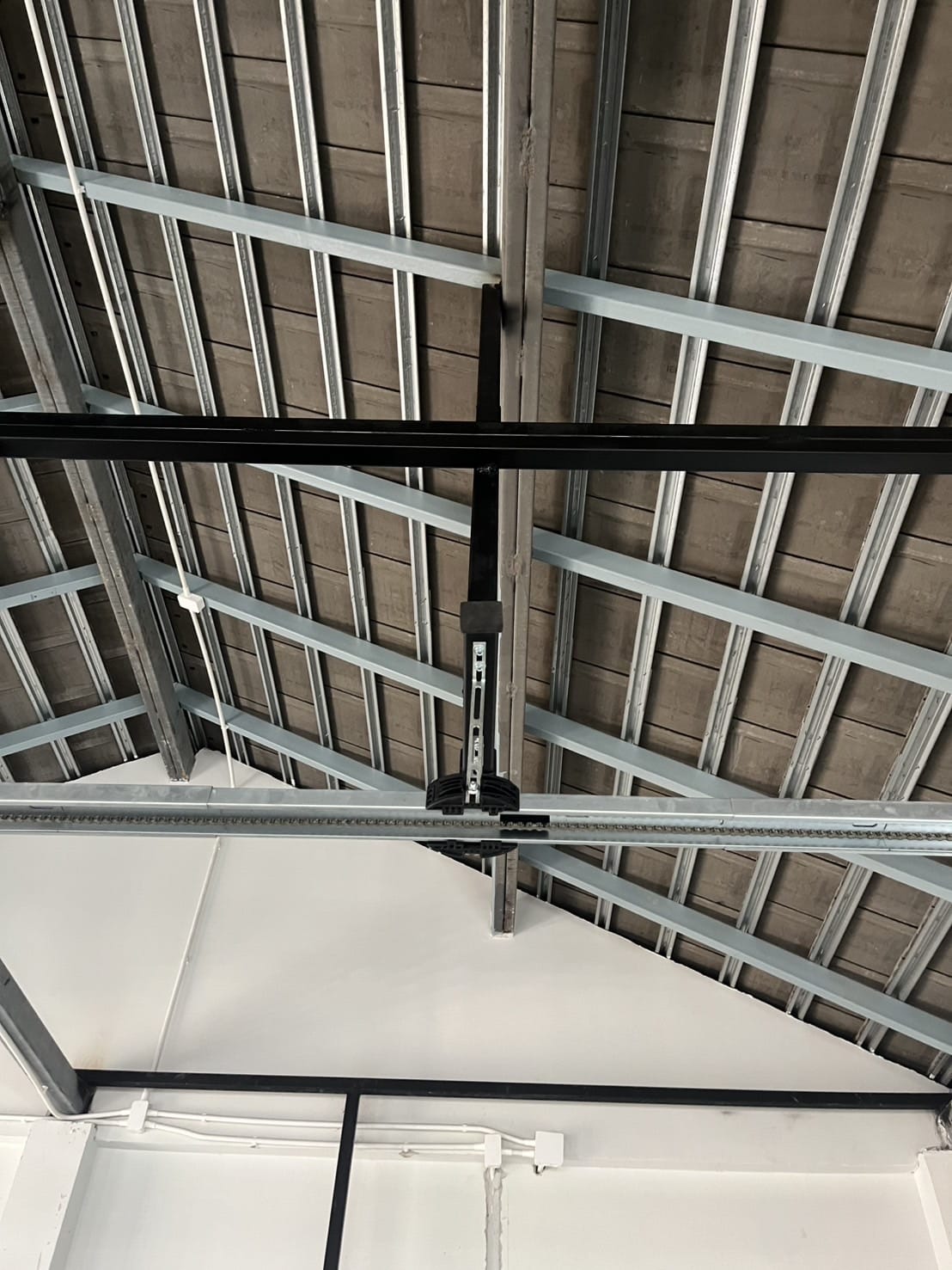 Installation photo of Garage Doors for Single House in Nonthaburi by OZ DOOR (11)