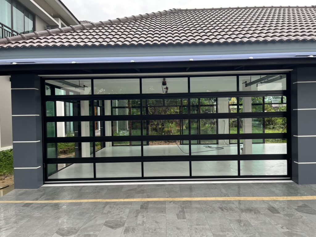 Installation photo of Garage Doors for Single House in Pathum Thani by OZ DOOR (3)