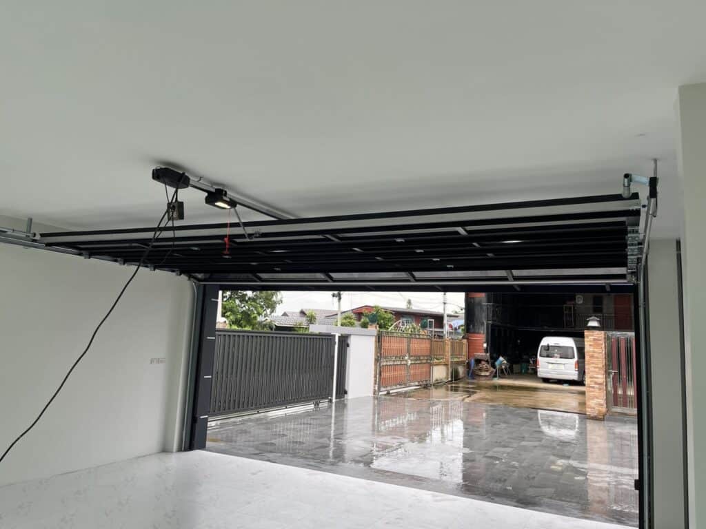 Installation photo of Garage Doors for Single House in Pathum Thani by OZ DOOR (9)