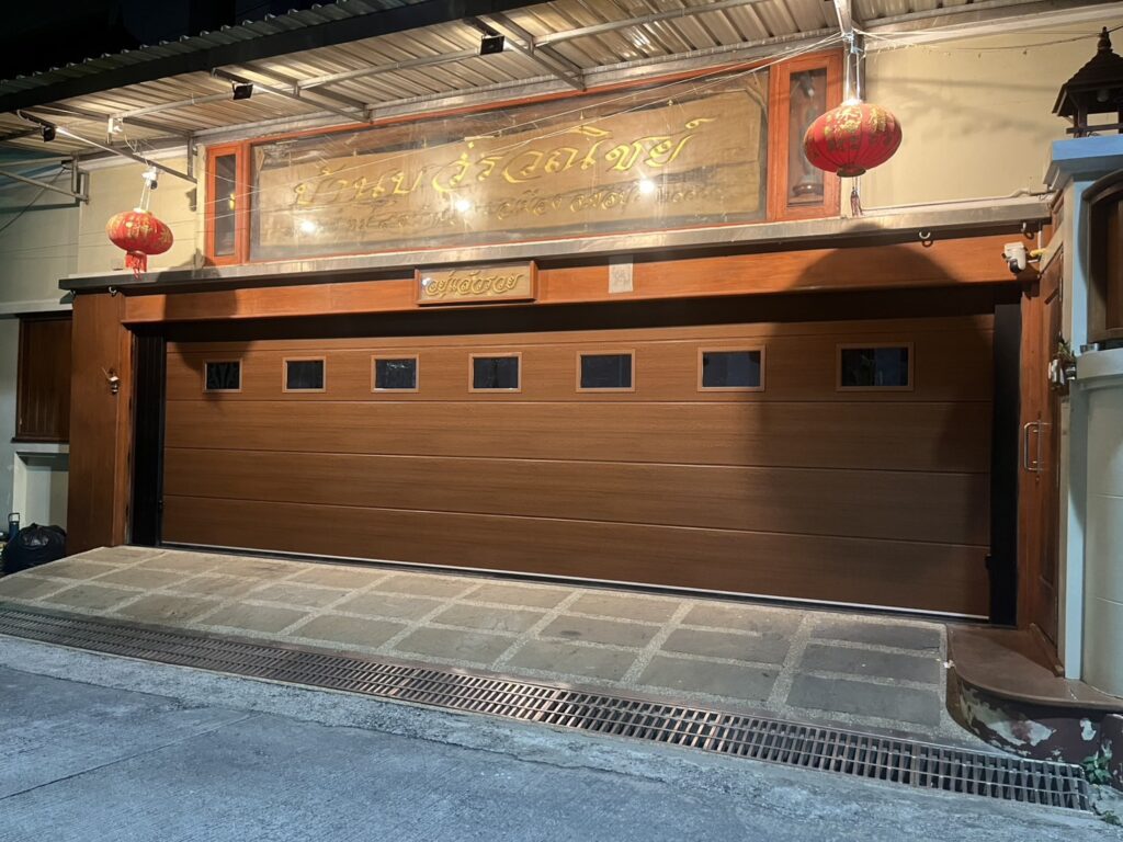 Installation photo of Garage Doors for Single House in Chonburi by OZ DOOR (3)