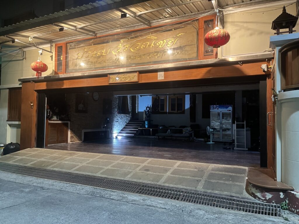 Installation photo of Garage Doors for Single House in Chonburi by OZ DOOR (12)