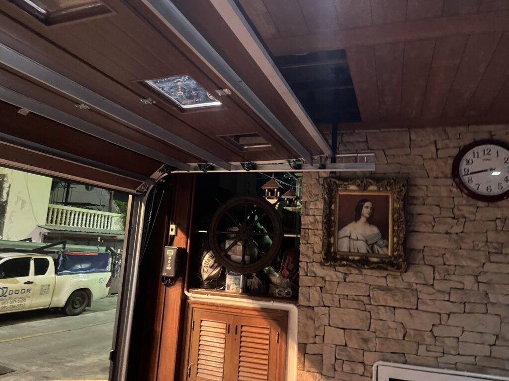 Installation photo of Garage Doors for Single House in Chonburi by OZ DOOR (13)