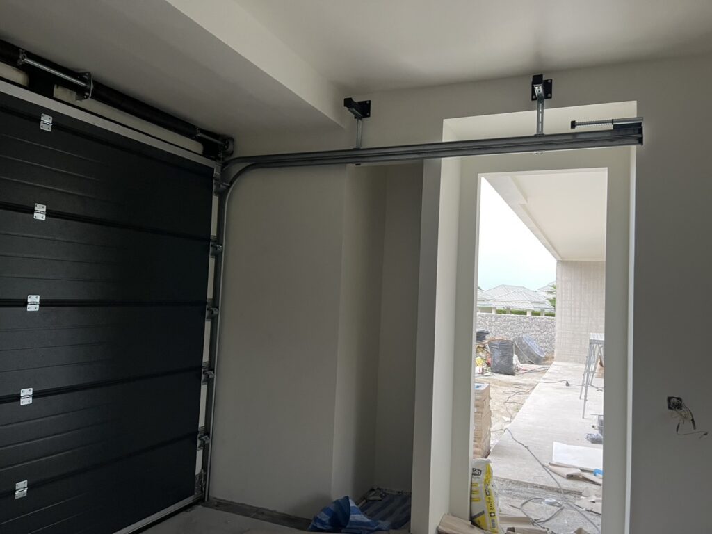 Installation photo of Garage Doors for Residential Projects in Chonburi by OZ DOOR (9)