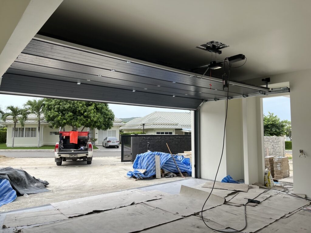 Installation photo of Garage Doors for Residential Projects in Chonburi by OZ DOOR (14)