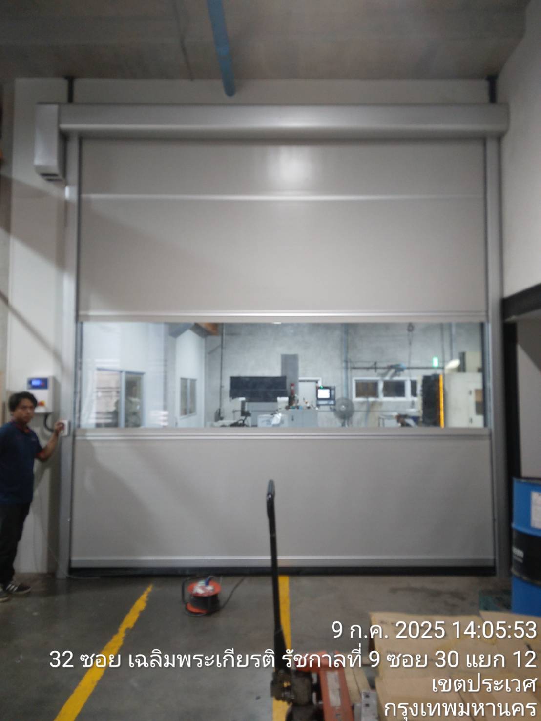 ภาพผลงานติดตั้งประตูไฮสปีด รุ่น Standard สำหรับโรงงานอุตสาหกรรม ที่กรุงเทพมหานคร โดย OZ DOOR (8)