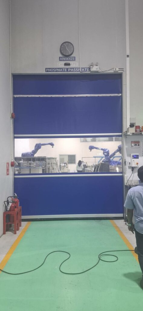 ภาพผลงานติดตั้งประตูไฮสปีด รุ่น Standard สำหรับโรงงานอุตสาหกรรม ที่นครปฐม โดย OZ DOOR (2)